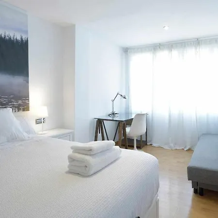 Andrews House, 60 M En El Centro De Apartamento Zaragoza